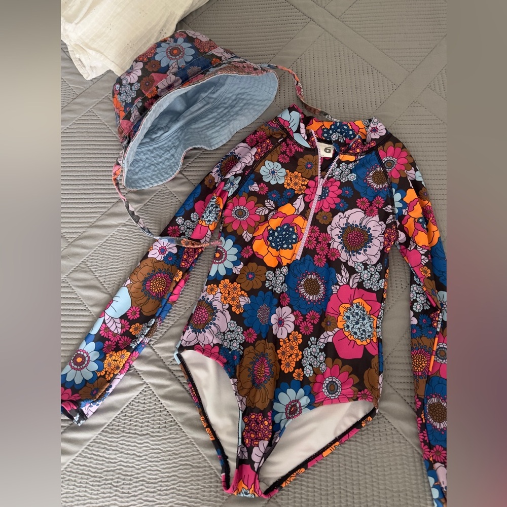 Bodysuit swimsuit with matching bucket hat